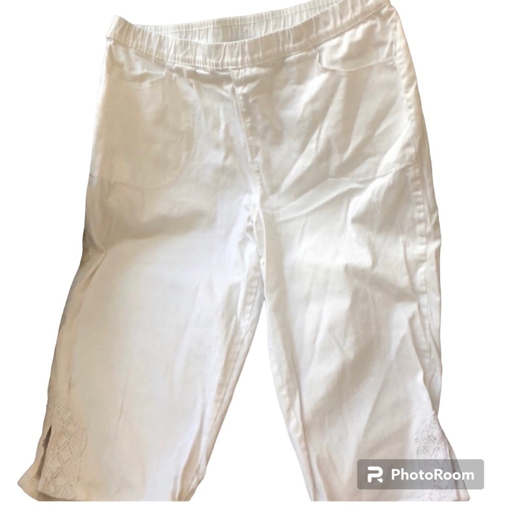 Denim & Co white Capri lace‎ detail size 14